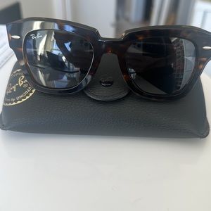 Ray-Ban sunglasses “State Street” NEW with case and cleaning cloth